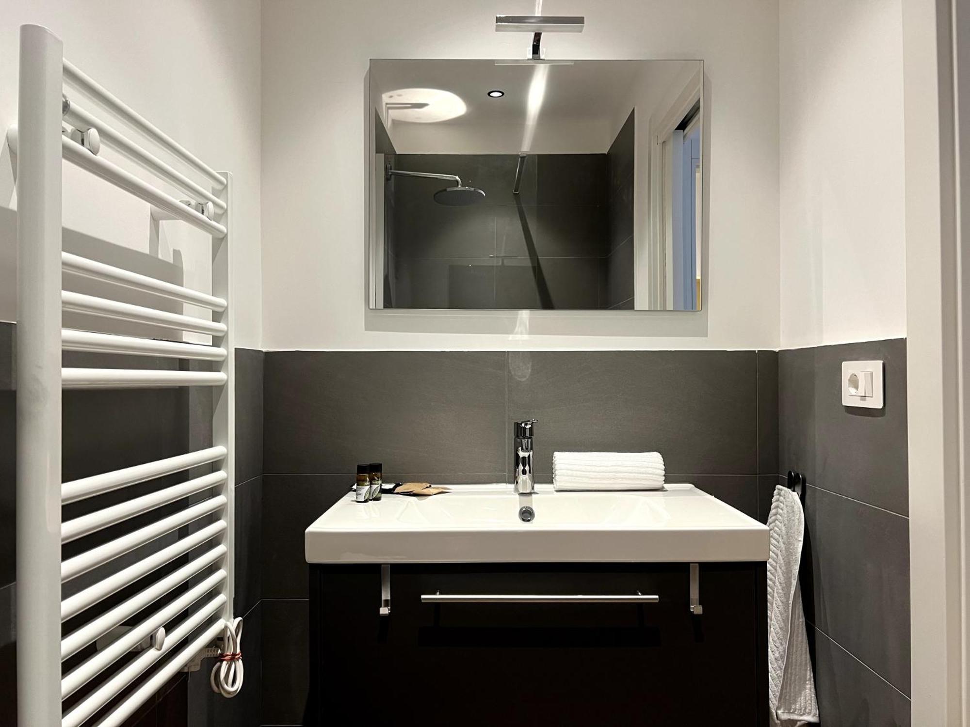Near Vatican, Irnerio 47 Guest House Rome Bagian luar foto