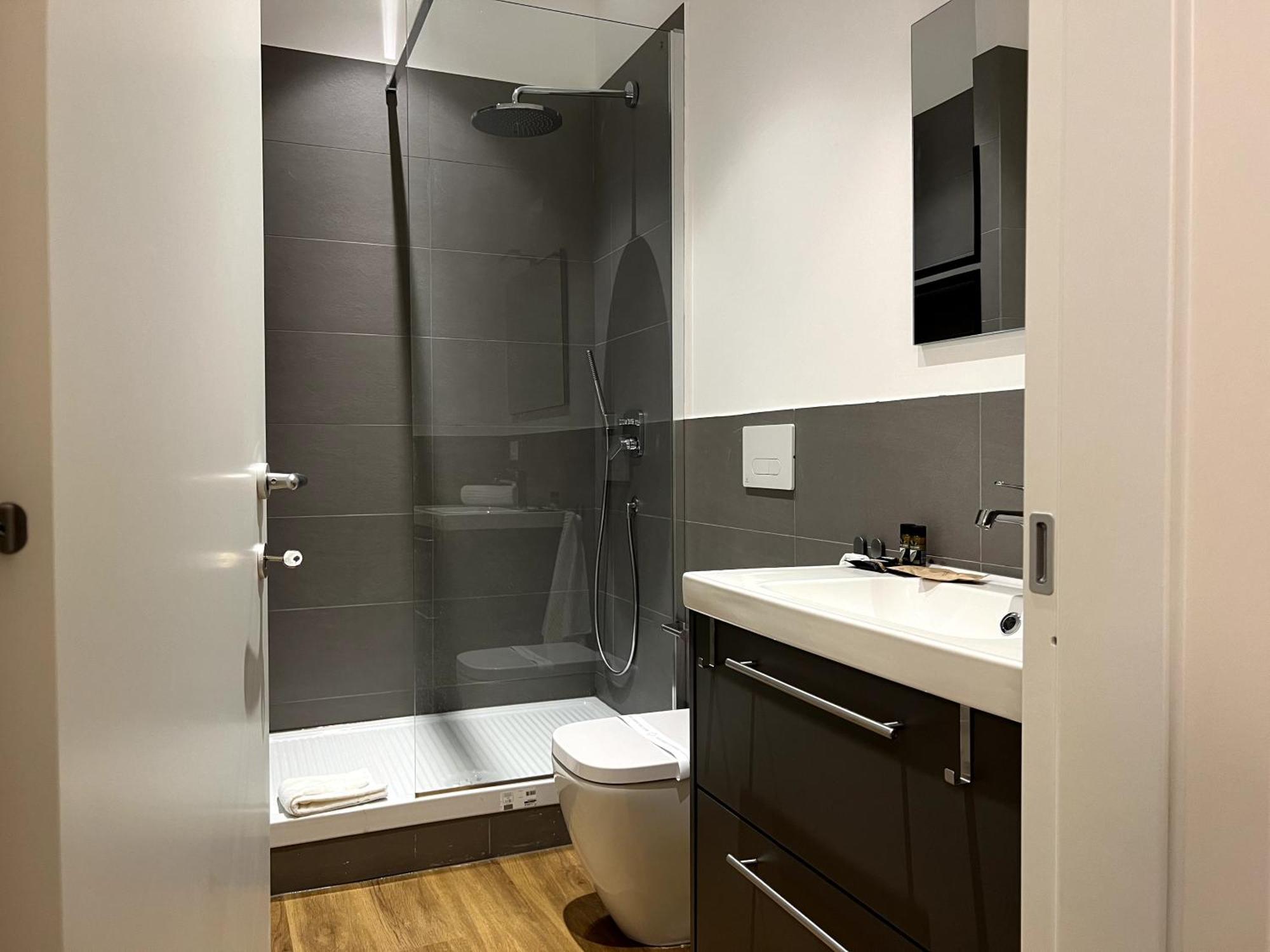 Near Vatican, Irnerio 47 Guest House Rome Bagian luar foto